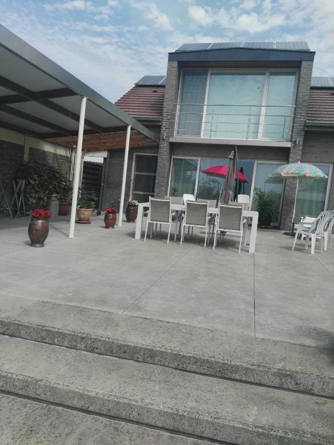 Guesthouse Sisa Veurne Luaran gambar